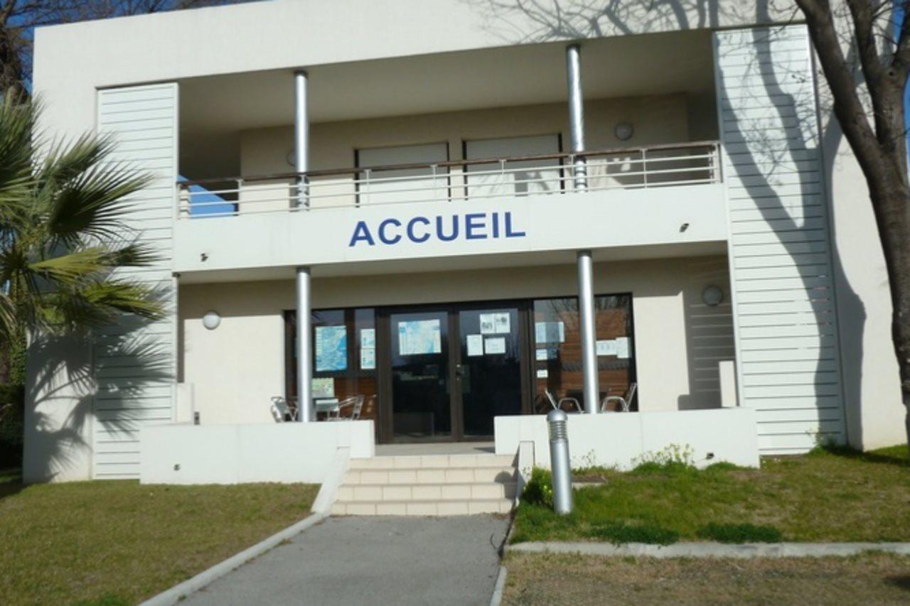 Vacanceole - Residence Carre Marine Mandelieu-La Napoule Exterior photo