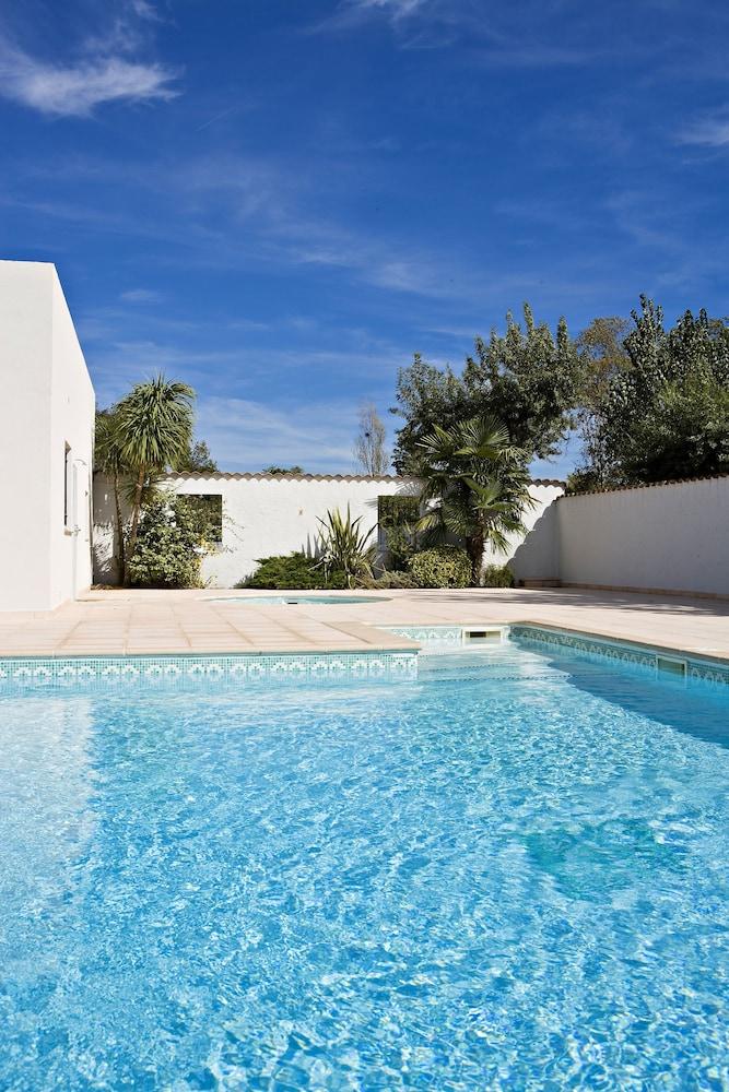 Vacanceole - Residence Carre Marine Mandelieu-La Napoule Exterior photo